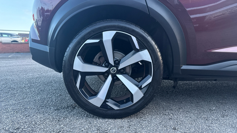 Nissan Juke 1.0 DiG-T 114 Tekna 5dr Petrol Hatchback